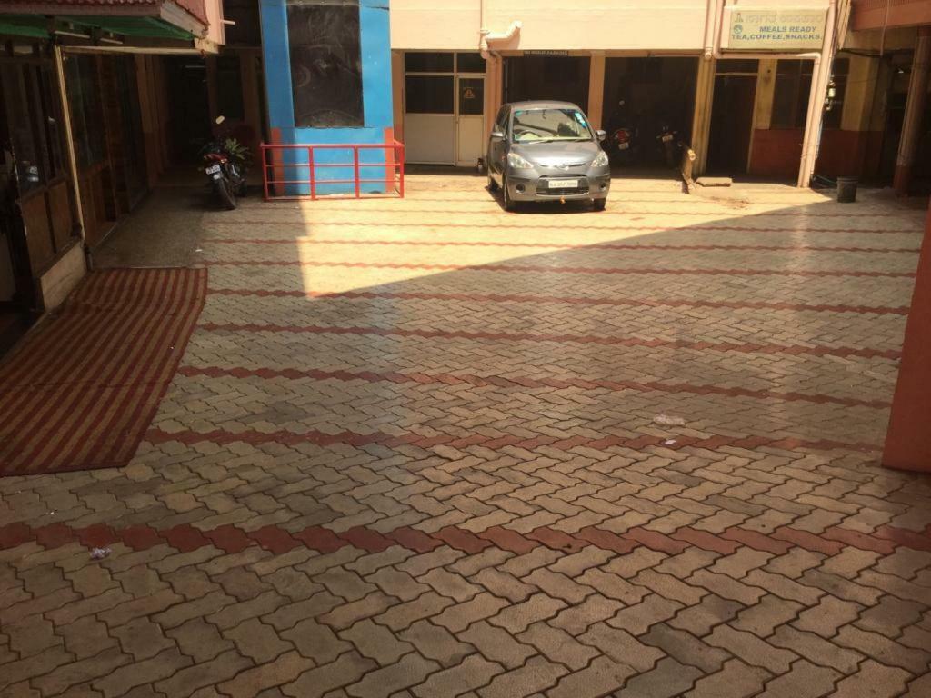 Bharati Lodge Hubballi-Dharwar Zewnętrze zdjęcie